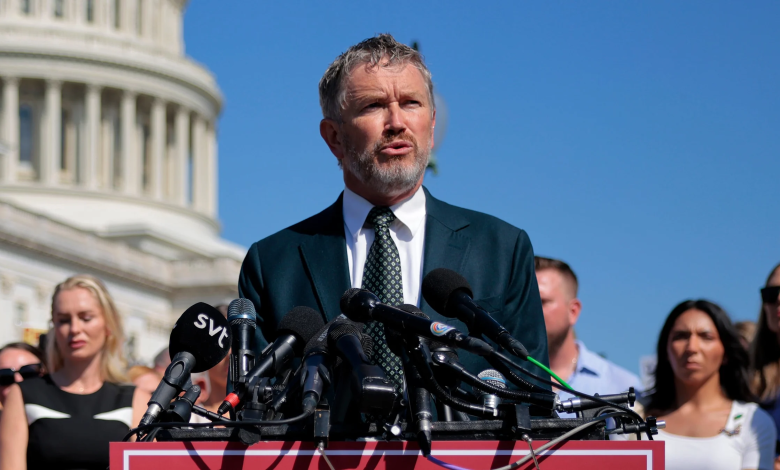 Major Trump Donor Found in Epstein’s ‘Black Book’—Thomas Massie Major Trump Donor Found in Epstein’s ‘Black Book’—Thomas Massie